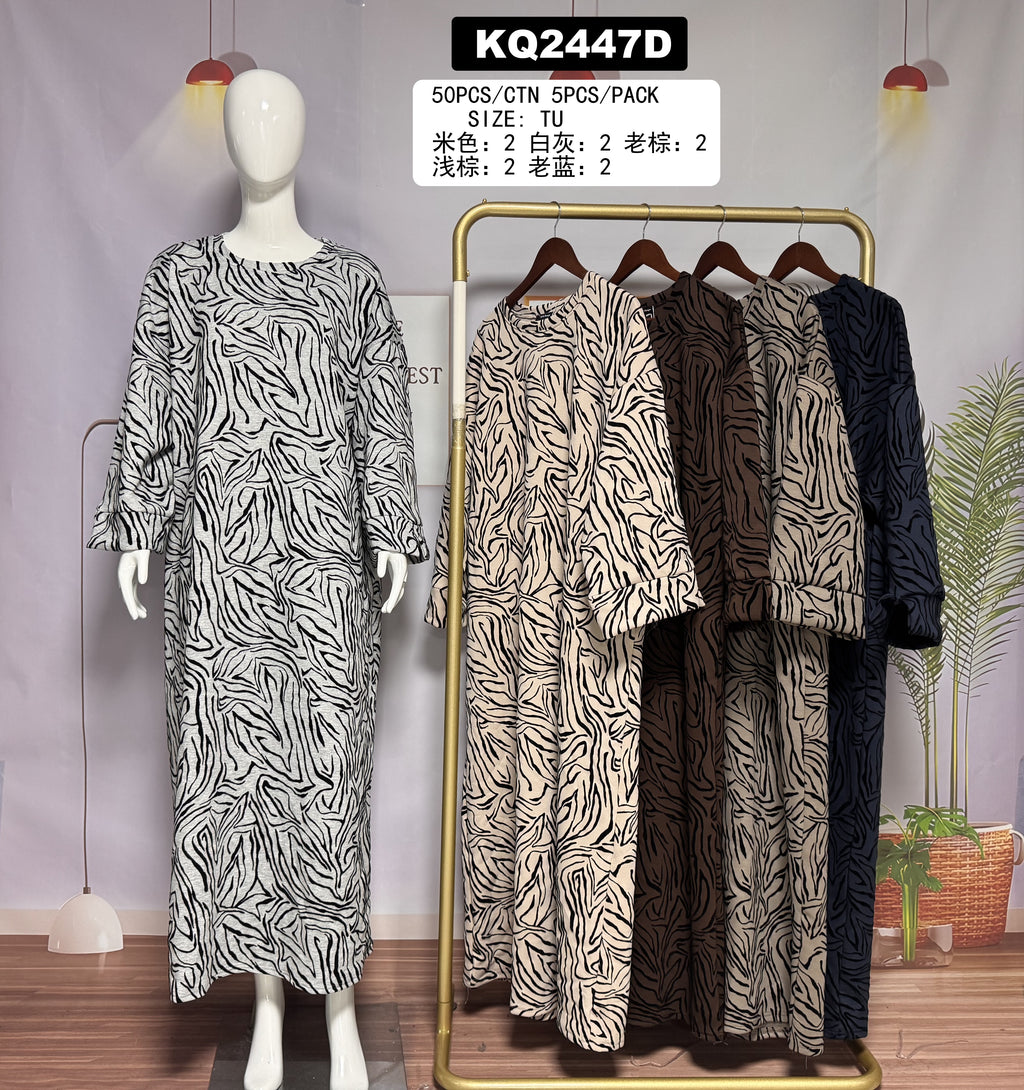 KQ2447D – Robe longue imprimé zébré manches larges