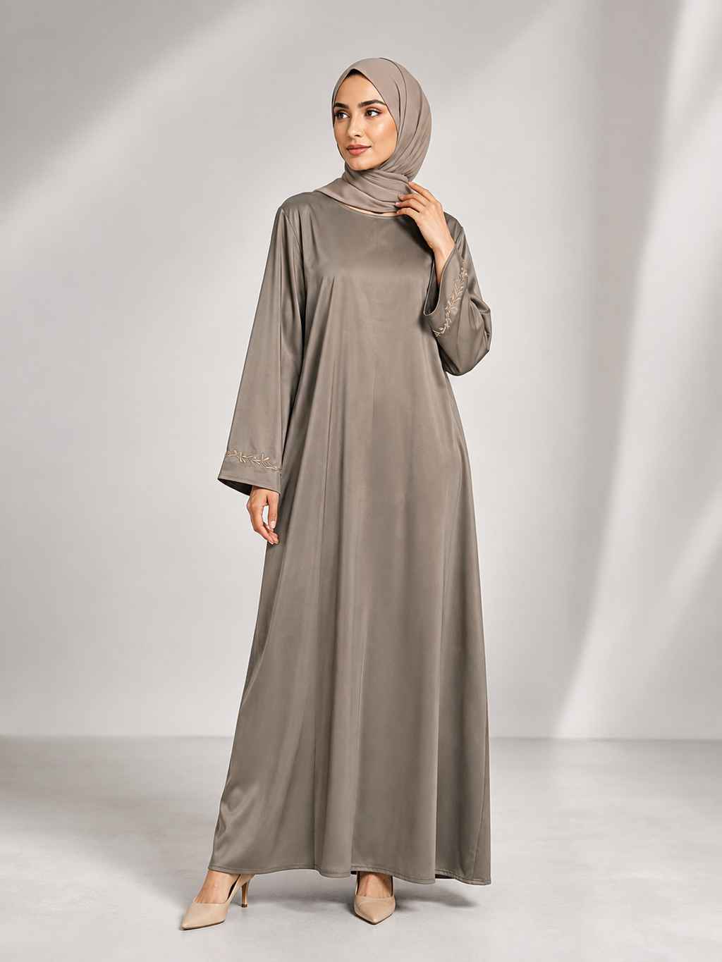 Robe Longue Satinée Broderie Manche - MY2499